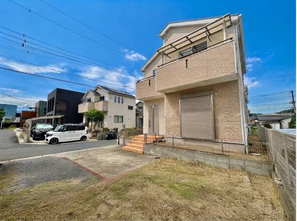 車2台停めても余裕があります！