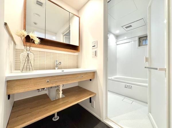 清潔感のあるスタイリッシュな水回り♪