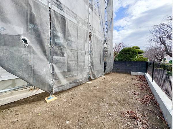 お庭スペースも備わる広々と住宅