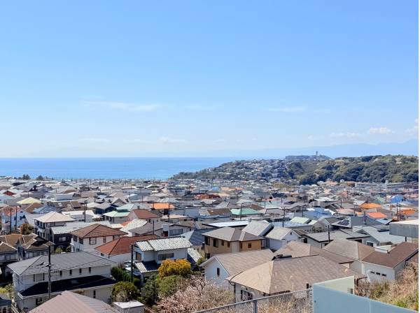 江ノ島も望みます！