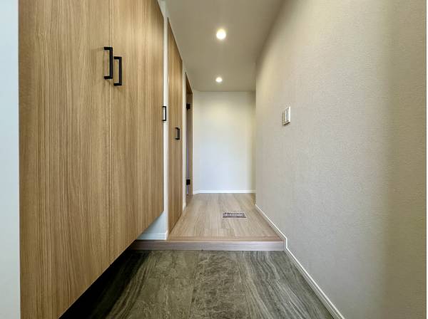 大型のSICを完備された玄関
