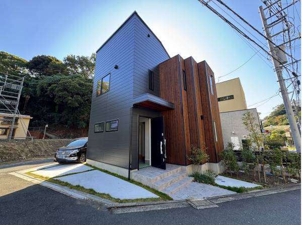 モダンでクール。植栽も美しい仕上がりでした。