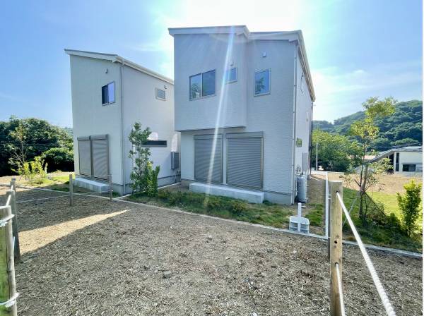 住宅裏手にはお庭スペースがございます