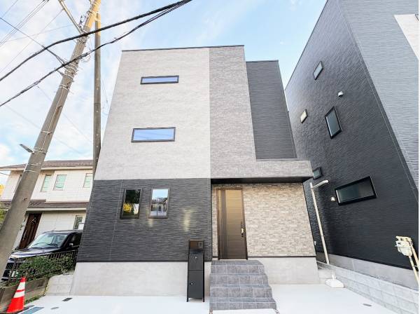 シンプルモダンでスタイリッシュな外観