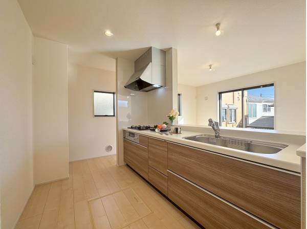 ぐるりと回れる動線が確保されたキッチン