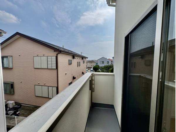 バルコニーの日当たりも良好です。