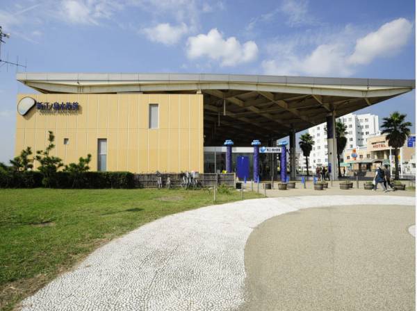 新江ノ島水族館まで徒歩10分（約800m）