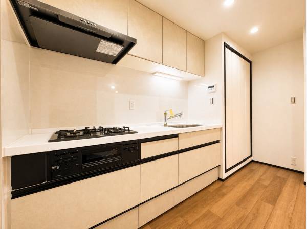 シンプルで美しいキッチン空間。日々の料理が楽しく。