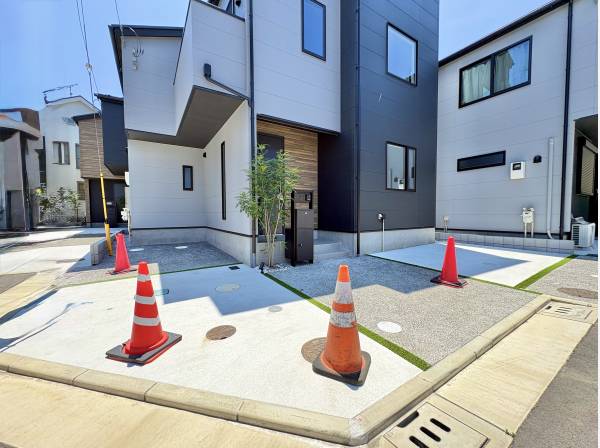 カースペースを確保した、すっきりとした住まい。
