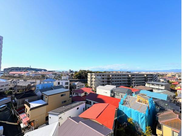 天候によって江の島と富士山を望むことができます