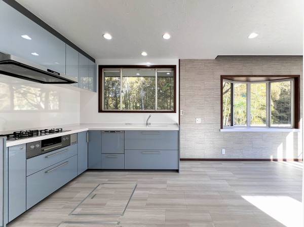 緑のゆらぎが心地よいキッチンスペース