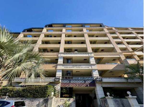 美しいユーロデザインが目を惹くオーシャンビューレジデンス