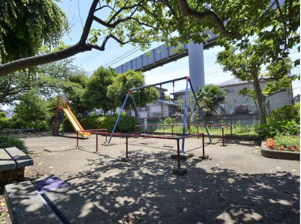 西鎌倉すずめ公園まで徒歩6分（約450m）