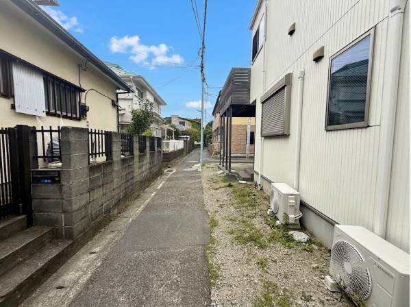 セットバック済みの落ち着いた路地　静かな環境