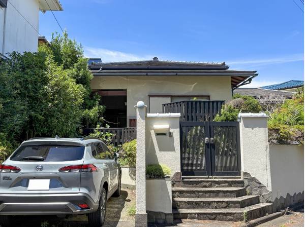 日本の美しさが息づく緑溢れる平屋邸宅