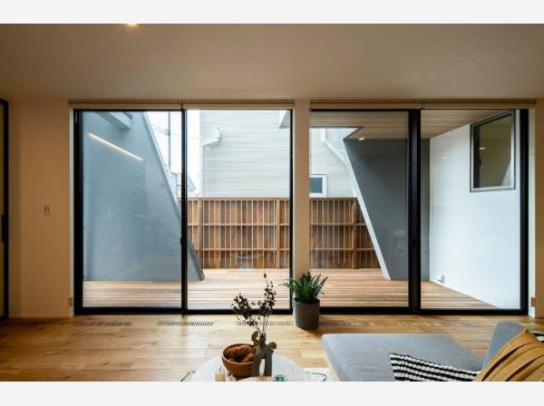 LDKからウッドデッキにすぐ出られますので、一体感が有ります！