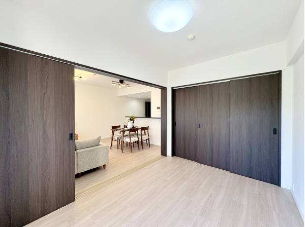 LDKの隣にある洋室