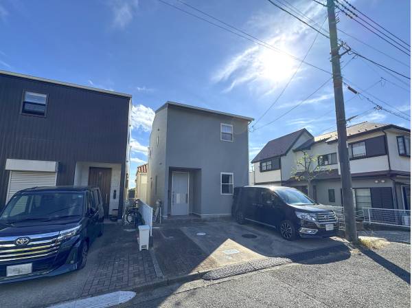 カースペースは並列で2台分です。