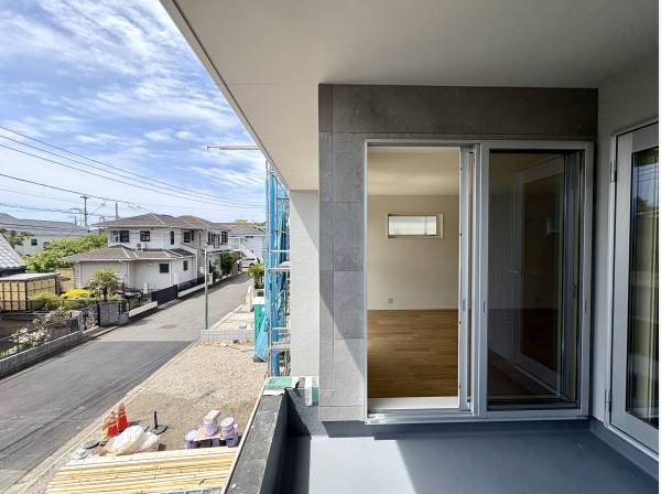 開放的なバルコニー