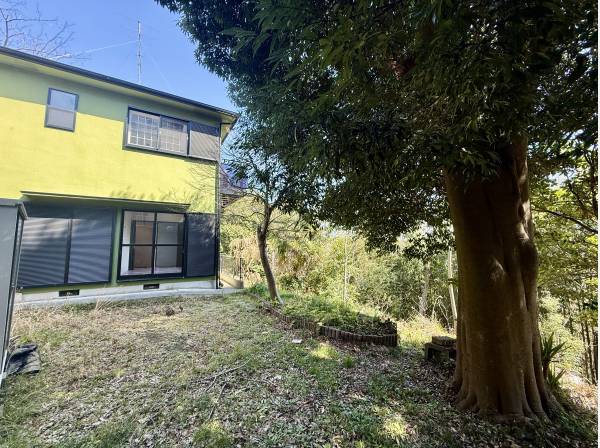 お庭ではガーデニングやプール遊びなど、プライベートな開放感を満喫。
