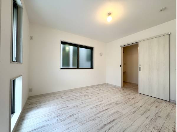 明るさと穏やかさがほどよく重なり心が休まるプライベートルーム