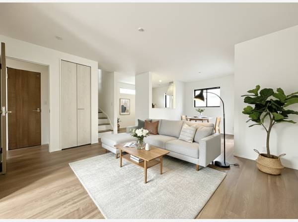 開放的なLDKです。家具等はCGで作成したイメージです。