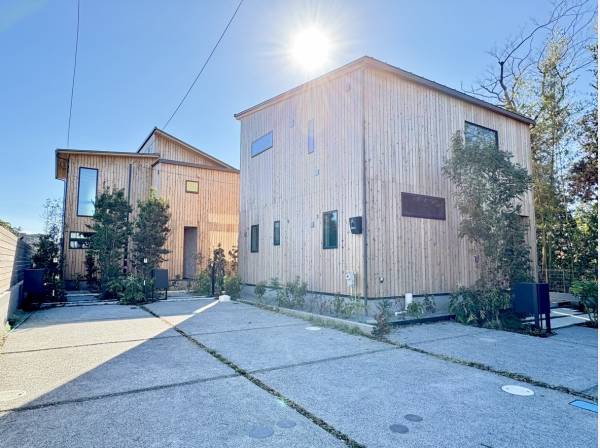 奥に佇むお住まいです