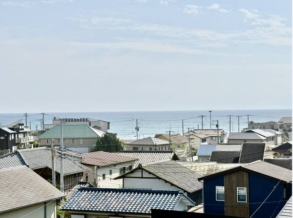 バルコニーからは海も見えますよ！