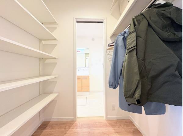 ファミリークローゼットもあり収納も安心です