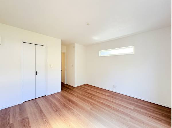 主寝室８．６帖