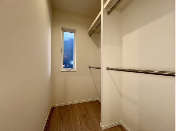 ファミリークローゼットを完備