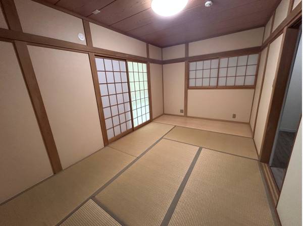 2階には趣を感じるあたたかな和室