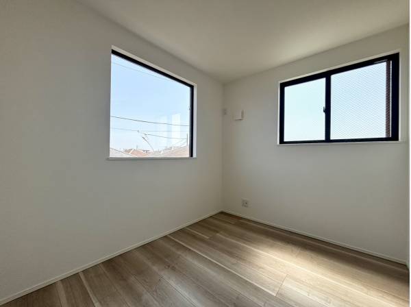 洋室は4部屋ございます