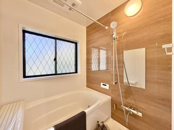 ユニットバスも新品に交換いたしました