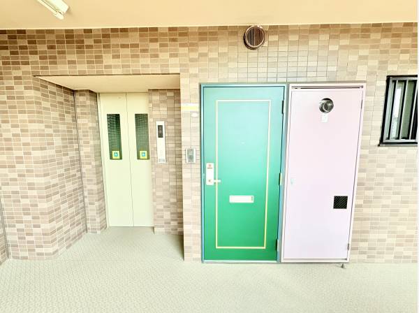 オートロック完備で安心！新規フルリフォーム済み