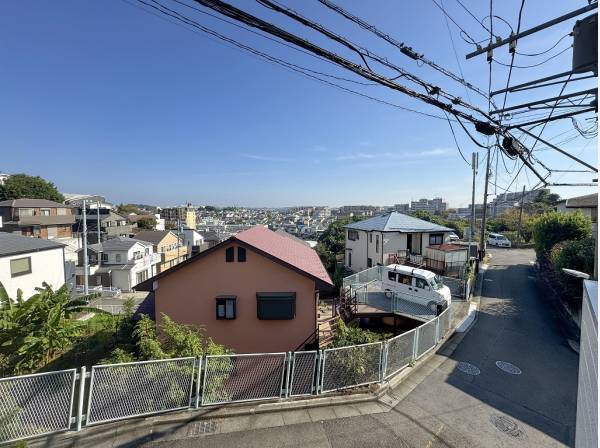 高台ならではの開放的なシティビューを堪能