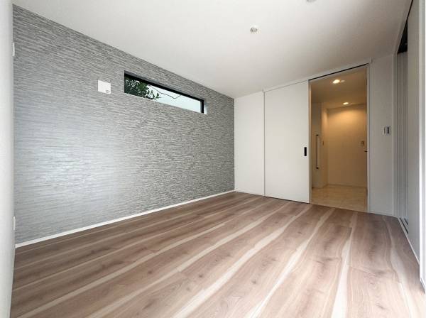 表情の異なるアクセントクロスが居室を彩ります