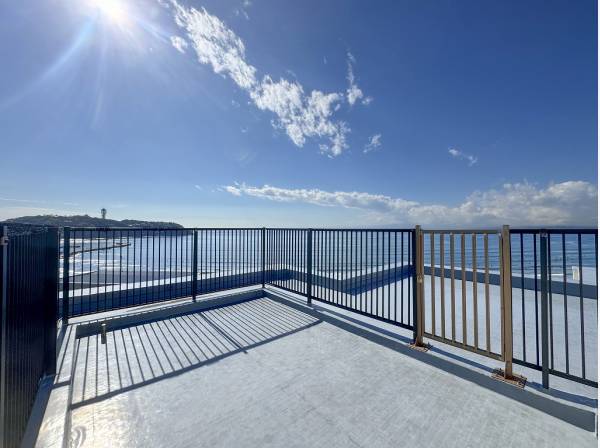 マンション屋上からはさらに迫力ある景色が‥