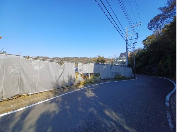 前面道路もゆったりしており車の侵入も問題なくできます