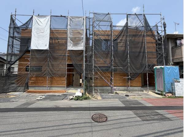 全面無垢板張りのデザイン