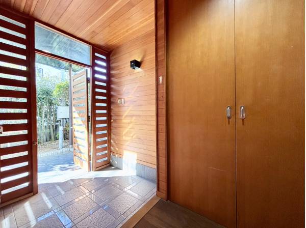 ゆとりのある玄関スペース