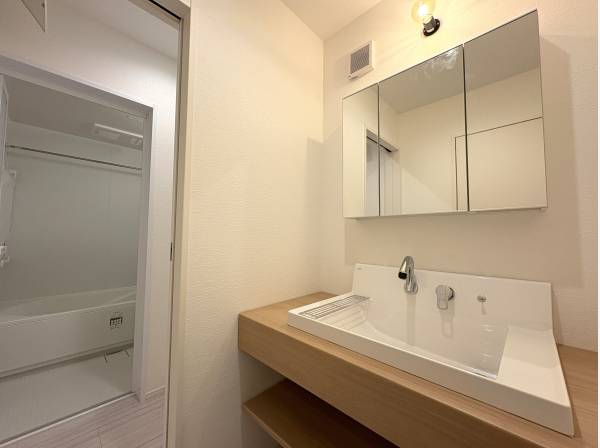 パウダールームもゆったりとした広さ