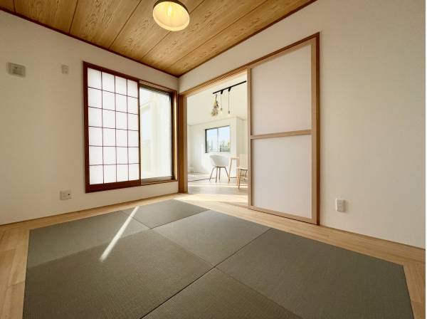 趣のある和室がございます。