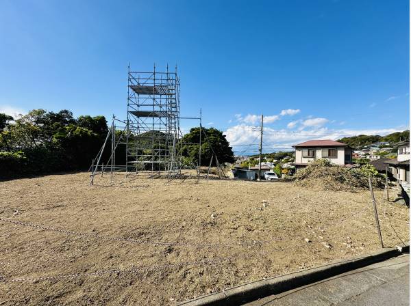 緑を望む広々したお庭、2階のLDKからオーシャンビューなんて素敵ですね