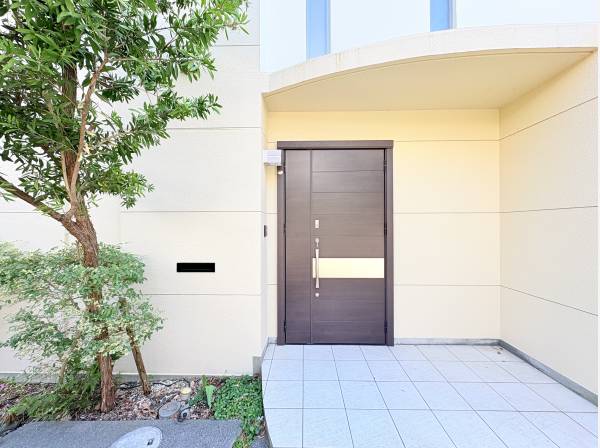 玄関エントランス