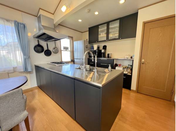 広々して料理もしやすそうなキッチン