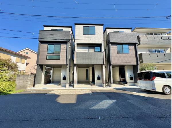 無駄のないフォルムで敷地を最大限活かした都市型3階建て