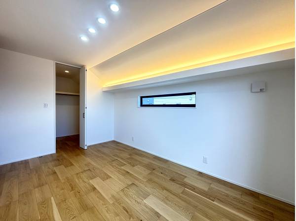 洋室は2階に3部屋ございます