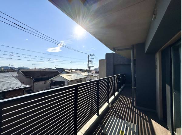 ワイドバルコニーからは江ノ島が見えました