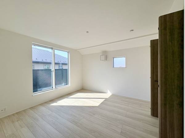 2階８帖の洋室